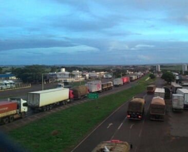 A PARALISAÇÃO DOS CAMINHONEIROS