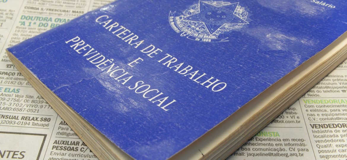 Marcos Santos/USP Imagens Carteira de trabalho